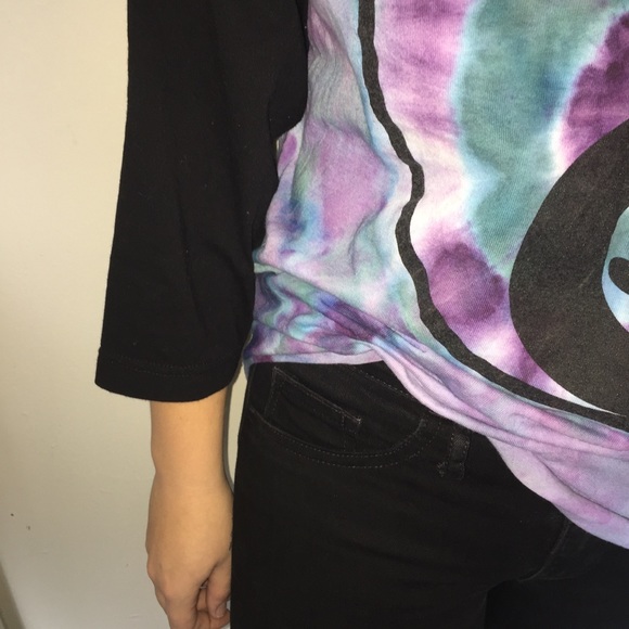 Hand dyed alien yingyang baseball T - Picture 3 of 5
